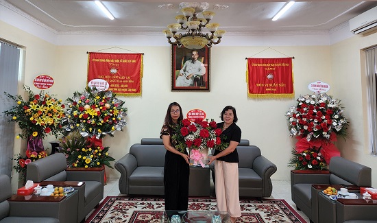Liên minh HTX tỉnh chúc mừng Ủy ban Mặt trận Tổ quốc Việt Nam tỉnh nhân Ngày hội đại đoàn kết toàn dân tộc.