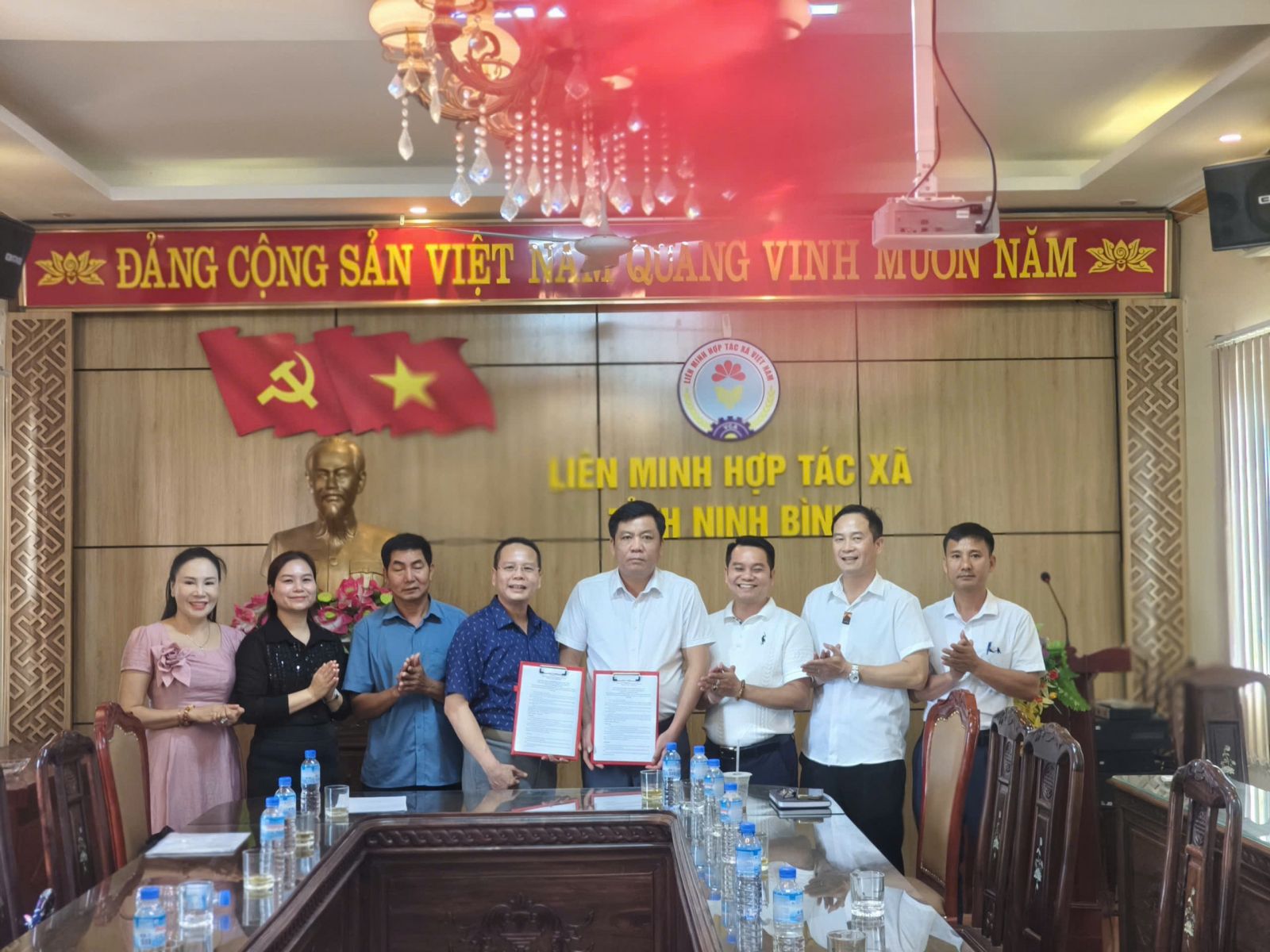 Triển khai chương trình phối hợp xúc tiến thương mại, kết nối đầu tư và phát triển thị trường cho sản phẩm OCOP, sản phẩm chủ lực của tỉnh giai đoạn 2026-2028