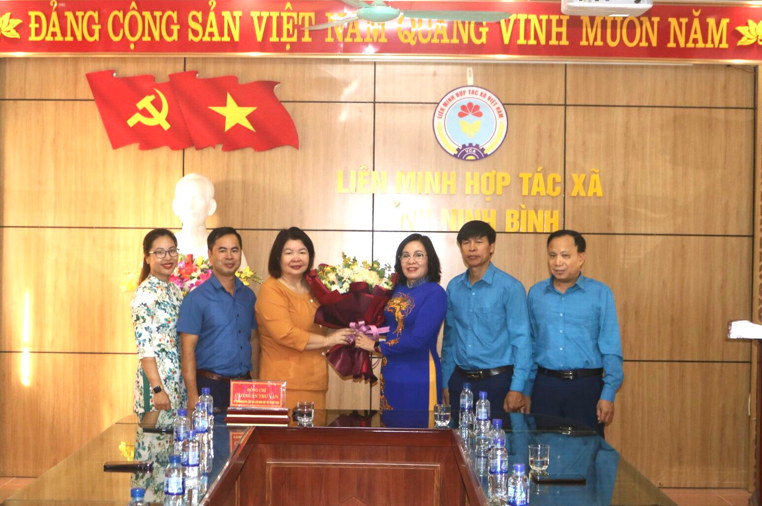 Chủ tịch Liên minh Hợp tác xã Việt Nam thăm và làm việc tại Ninh Bình