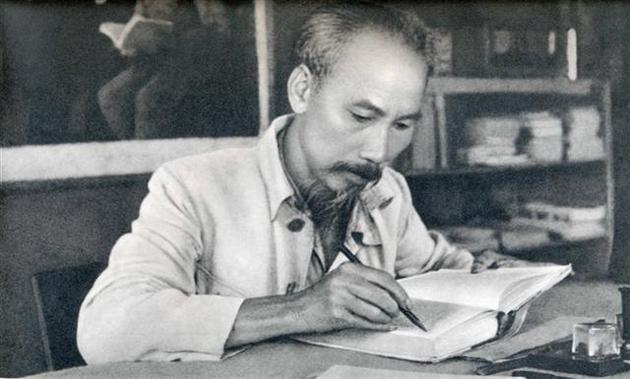 Tuyên truyền nhân Kỷ niệm 77 năm Ngày Bác Hồ viết thư kêu gọi điền chủ, nông gia tham gia Hợp tác xã nông nghiệp và 12 năm Ngày Hợp tác xã Việt Nam 11/4