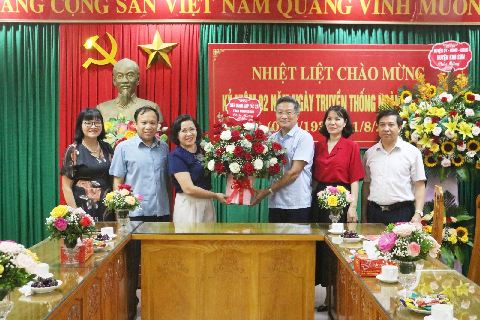 Liên minh HTX tỉnh Ninh Bình chúc mừng Ngày truyền thống ngành Tuyên giáo của Đảng