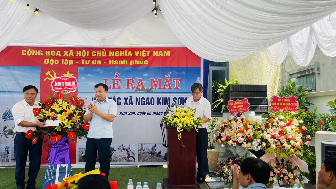 Lễ ra mắt HTX ngao Kim Sơn